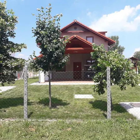 Puskás Apartmanház *